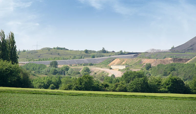 New landfills can principally be constructed on old landfills